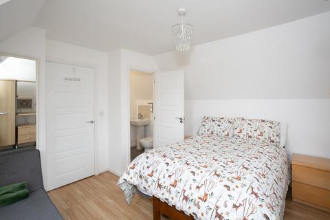 4 bedroom semi-detached house for sale, Monarch Street, Hemel Hempstead, Hertfordshire, HP2
