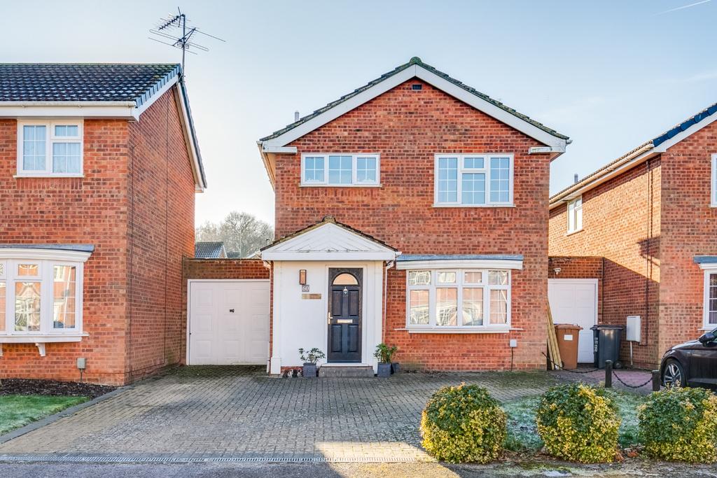 Sylvandale, Welwyn Garden City, Hertfordshire, AL7 3 bed detached house