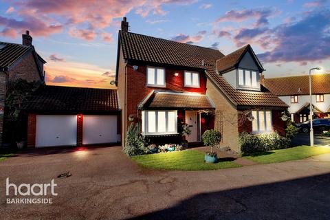 4 bedroom detached house for sale, Coburg Gardens, Clayhall