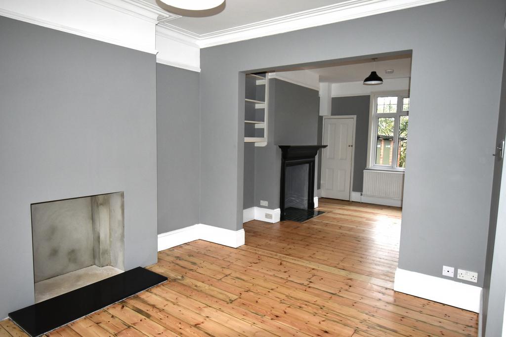 Bolton Road, Harrow, Greater London, HA1 4 bed terraced house to rent