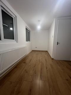 4 bedroom terraced house to rent, 4 Bedroom House For Rent in London, N13