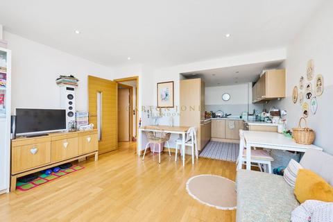 1 bedroom apartment for sale, Oswald Building, 374 Queenstown Road, London, SW11