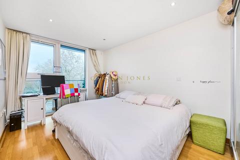 1 bedroom apartment for sale, Oswald Building, 374 Queenstown Road, London, SW11