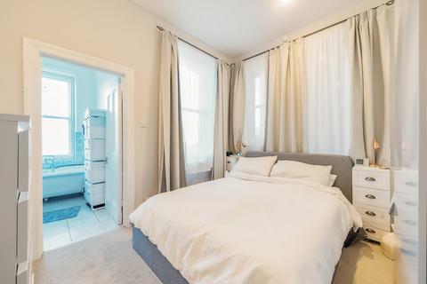 2 bedroom apartment for sale, Harvard Court, Honeybourne Road, West Hampstead, NW6