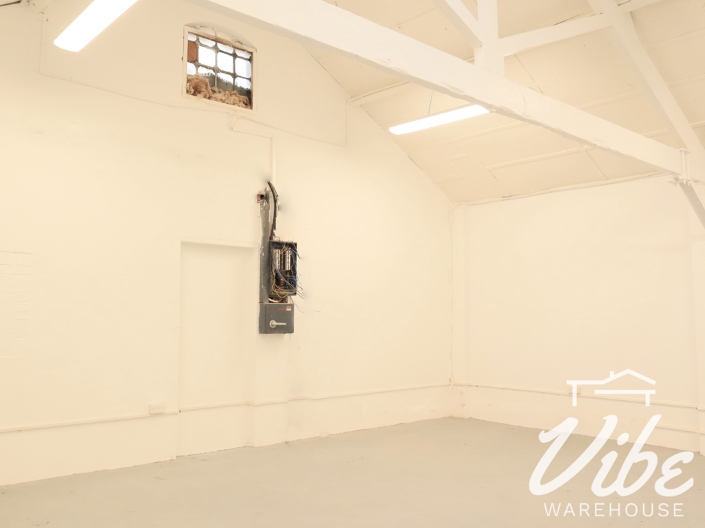 Crawley Road, London N22 Industrial unit to rent £1,800 pcm (£415 pw)