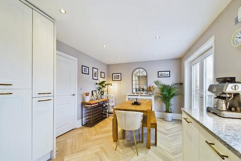 28 Arnhem Way, Saighton, Chester, CH3 6GF
