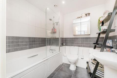 2 bedroom flat to rent, Babik Court, Hackney, E8