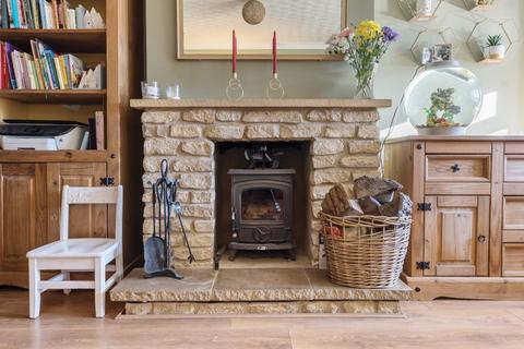 12 Aldsworth Close, Fairford, GL7 4LB