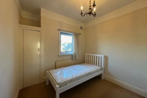 1 bedroom in a house share to rent, The Grove, Golders Green