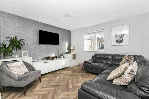 3 bedroom end of terrace house for sale, Oak View, Egham, Surrey, TW20