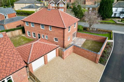 4 bedroom detached house for sale, London Road, Downham Market PE38