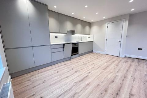 3 bedroom flat to rent, London N7