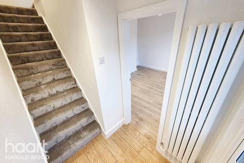 124 Daventry Road, Romford, RM3 7RH