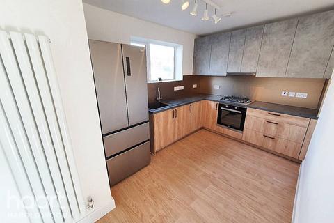 124 Daventry Road, Romford, RM3 7RH