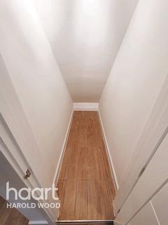 124 Daventry Road, Romford, RM3 7RH
