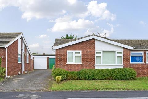 2 bedroom semi-detached bungalow for sale, Thame,  Oxfordshire,  OX9