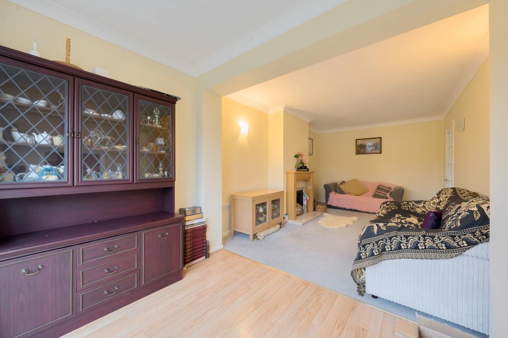 Thame, Oxfordshire, OX9 2 bed semidetached bungalow for sale £375,000