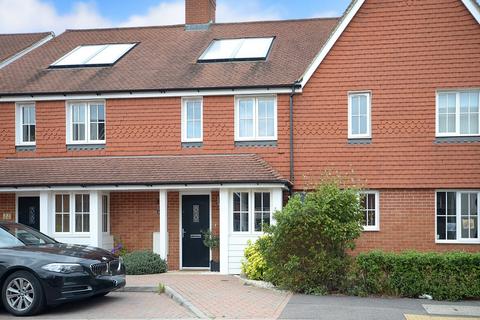 3 bedroom terraced house for sale, Horley, Surrey, RH6