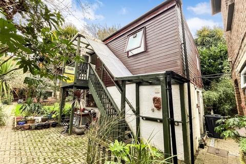 5 bedroom semi-detached house for sale, Friday Street, Eastbourne, BN23