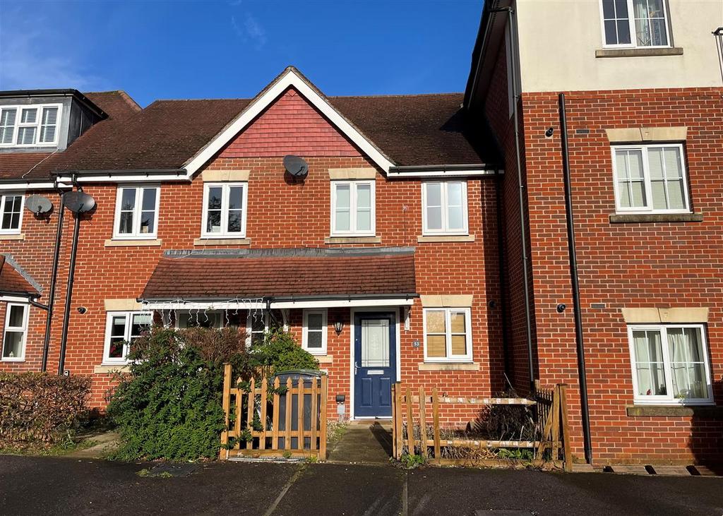 Royal Drive, Bordon 2 bed property for sale £289,950