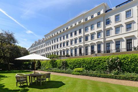 3 bedroom apartment for sale, Hyde Park Gardens, London W2