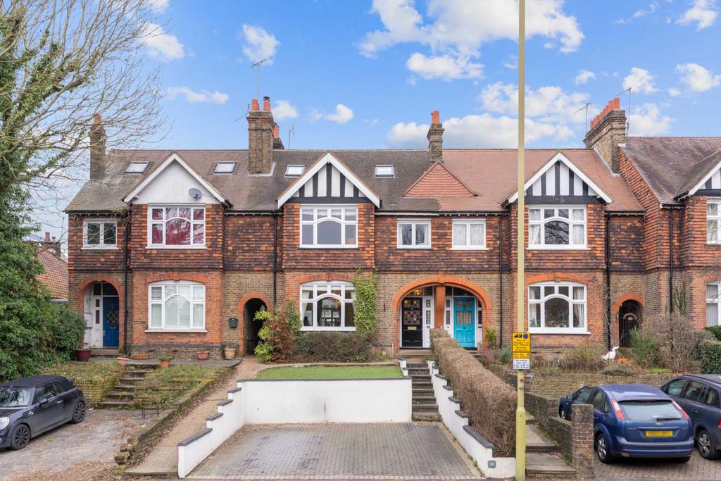 Chalk Hill, Oxhey 6 bed terraced house for sale £1,100,000