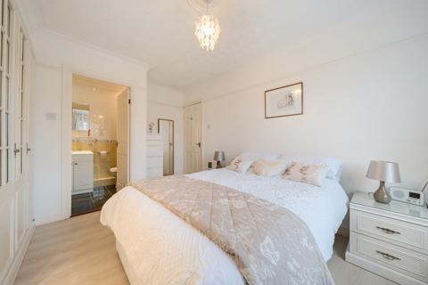 12 Gorsehayes, Ipswich, IP2 9AU