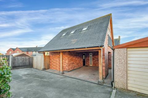 1 bedroom detached house to rent, Main Road, Nether Broughton