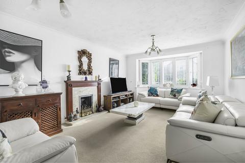 5 bedroom detached house for sale, Peregrine Way, Bicester, OX26