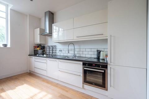 2 bedroom flat for sale, West Hill, West Hill, London, SW15