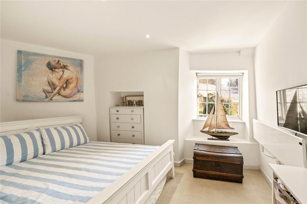 Middle Bedroom