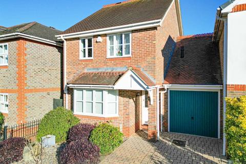 3 bedroom link detached house for sale, Springfield Mews, Emmer Green,Reading