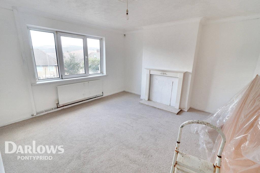 Garth Avenue, Pontypridd 3 bed semidetached house for sale £150,000