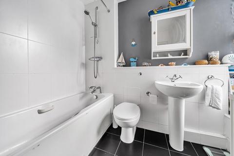 Flat 2, 2 Kent Road, West Wickham, BR4 0JP