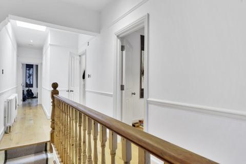 102 Trinity Rise, London, SW2 2QS