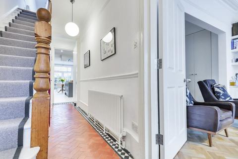 102 Trinity Rise, London, SW2 2QS