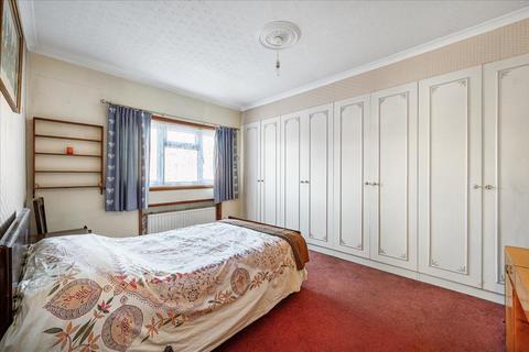 40 Allan Way, London, W3 0PN