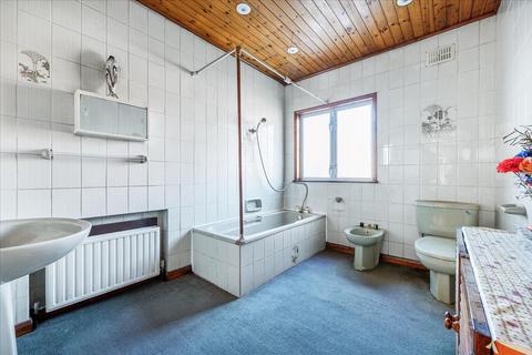 40 Allan Way, London, W3 0PN