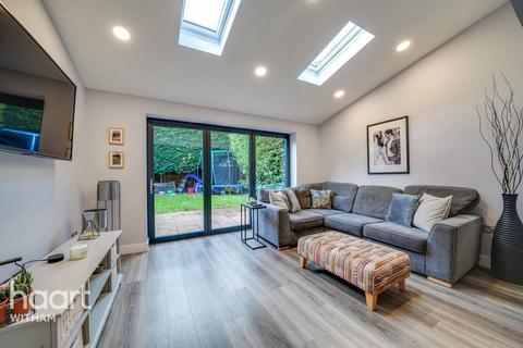 5 Sauls Bridge Close, Witham, CM8 1XJ