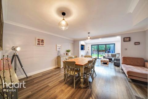 5 Sauls Bridge Close, Witham, CM8 1XJ