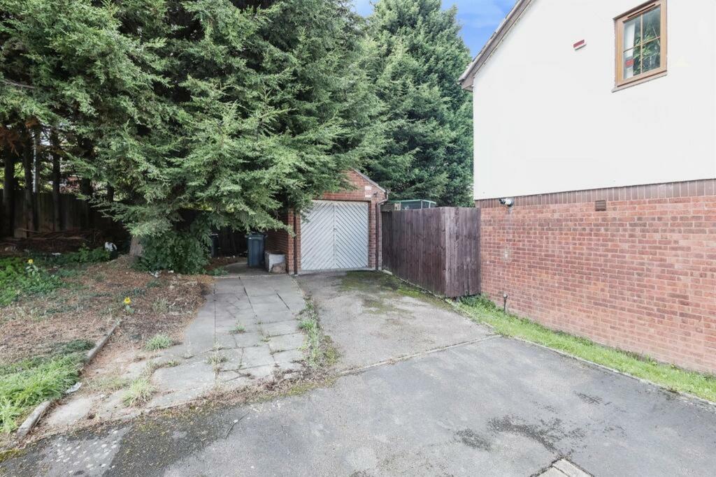 18 greetville close garage.jpeg
