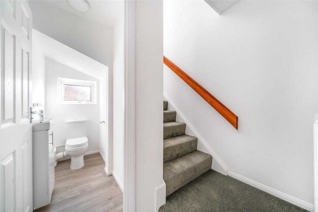 Entrance/Cloakroom
