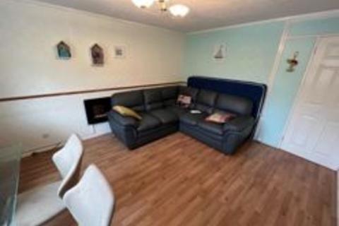 2 bedroom ground floor flat for sale, Camden House, Marlowes, Hemel Hempstead, Hertfordshire, HP1 1BE