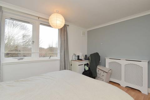 14c Niddrie Mill Crescent, Edinburgh, EH15 3ET