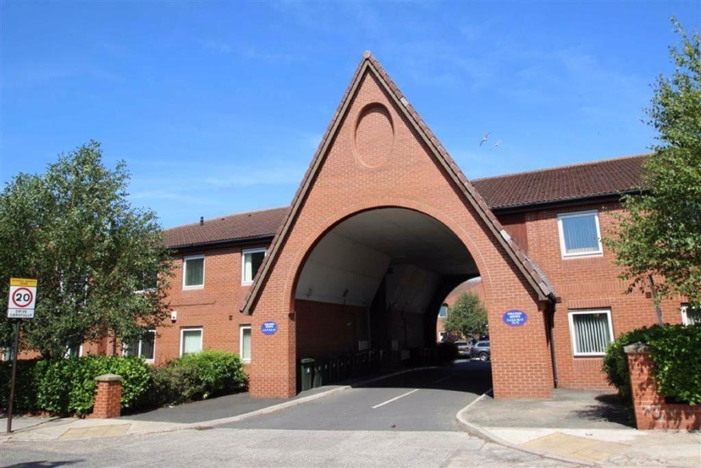 Thorntree Drive, West Monkseaton... 2 bed flat for sale £120,000