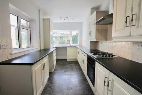 2 bedroom terraced house to rent, Richmond Road, Poole, BH14 0BU