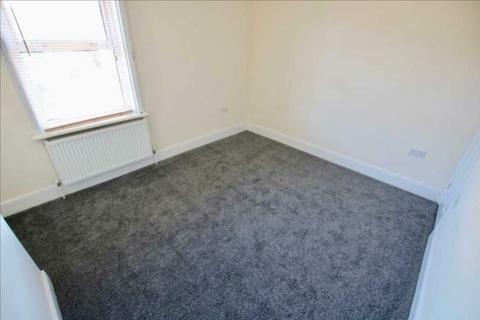 2 bedroom terraced house to rent, Richmond Road, Poole, BH14 0BU