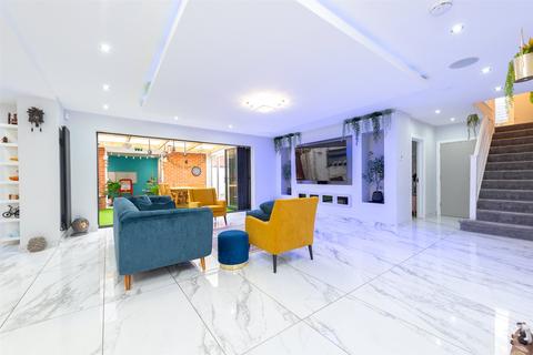 6 bedroom detached house for sale, Minley Road, Farnborough, Hampshire, GU14