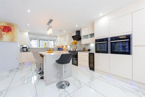 6 bedroom detached house for sale, Minley Road, Farnborough, Hampshire, GU14