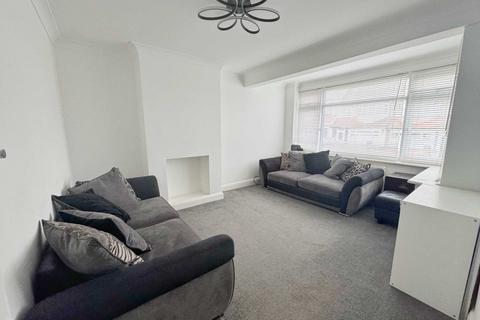 3 bedroom end of terrace house to rent, Blenheim Avenue, Chatham